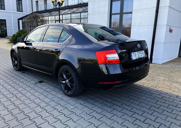 Skoda Octavia cena 47999 przebieg: 207000, rok produkcji 2018 z Rzeszów małe 154